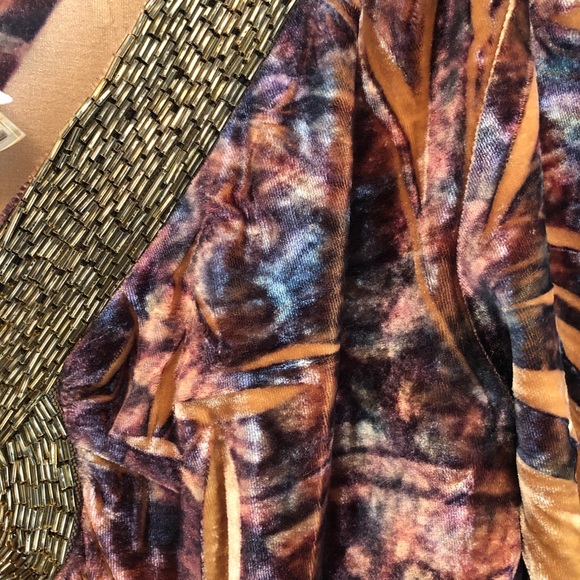 ONE WORLD * Velvety Fall Beaded Top - Picture 5 of 7